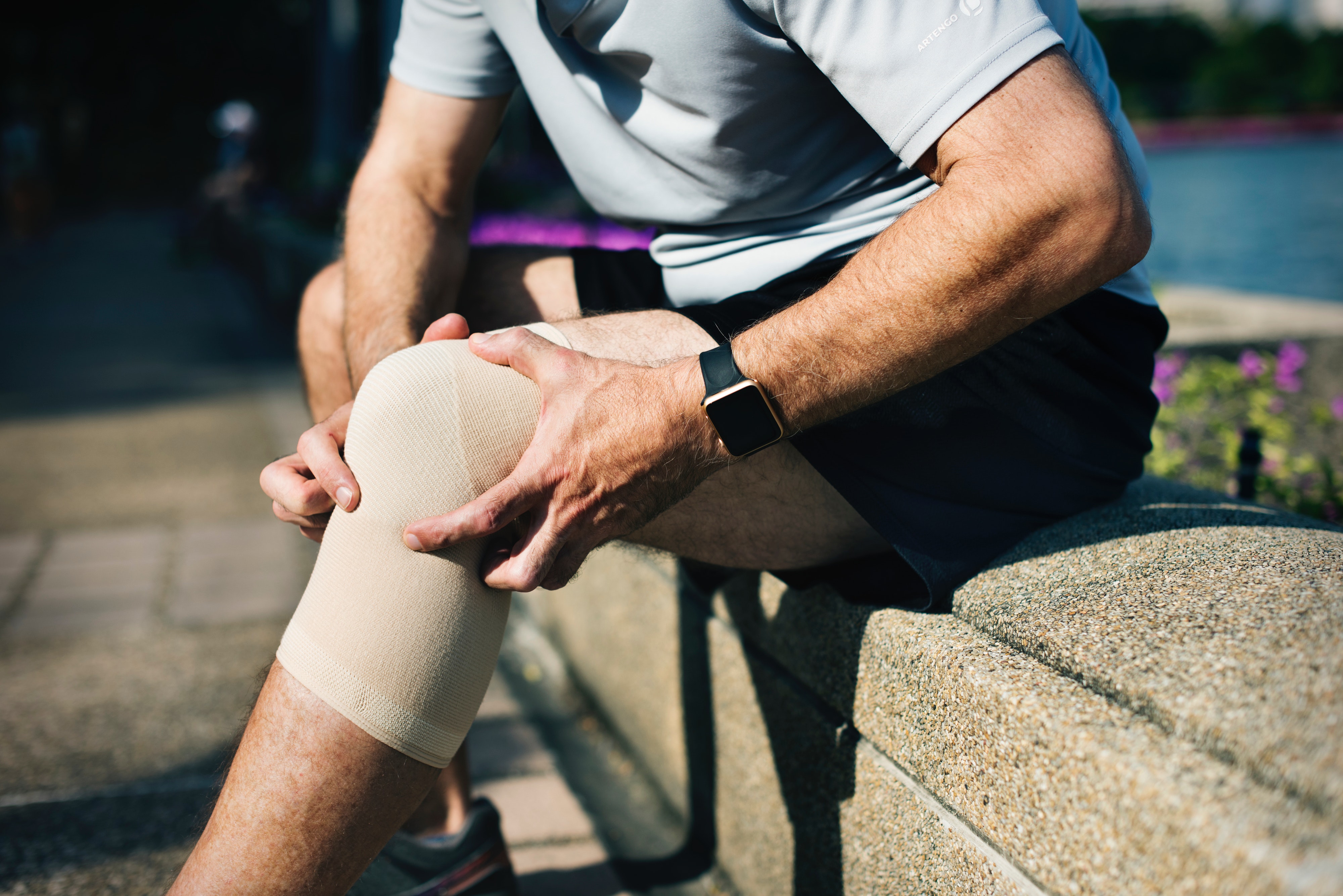The Difference Between Partial & Total Knee Replacements Dr. Likover